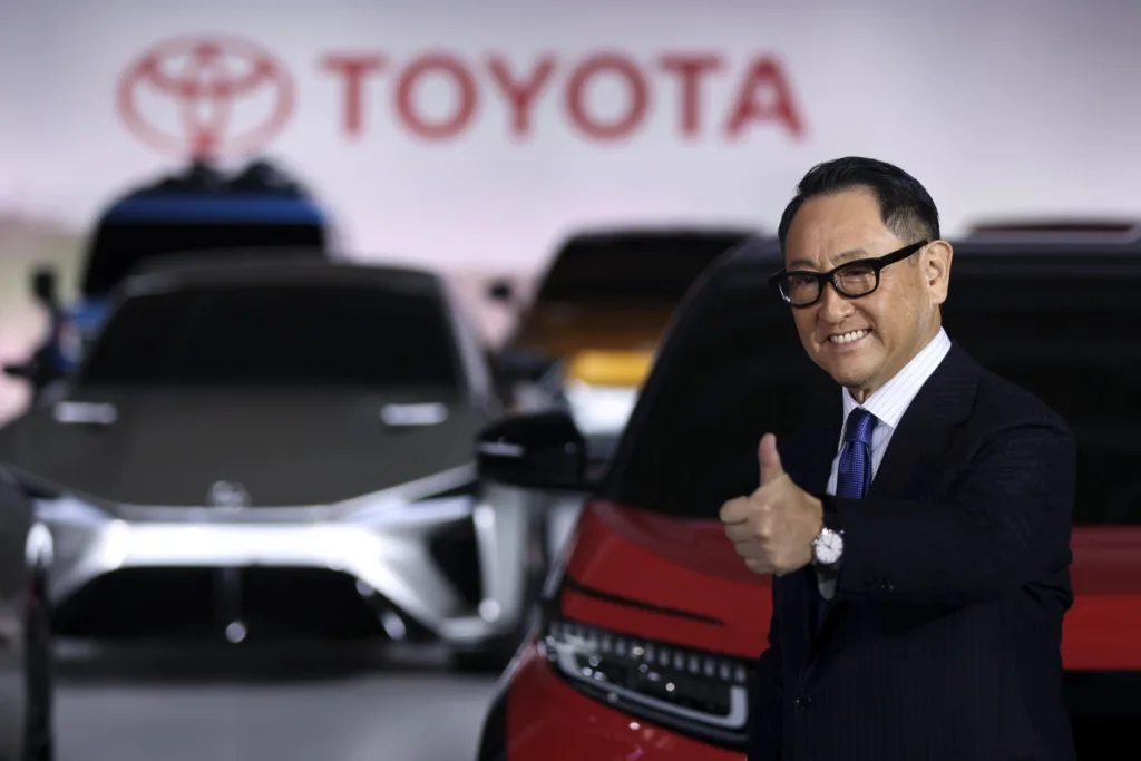 Akio Toyoda, Híbridos > EVs