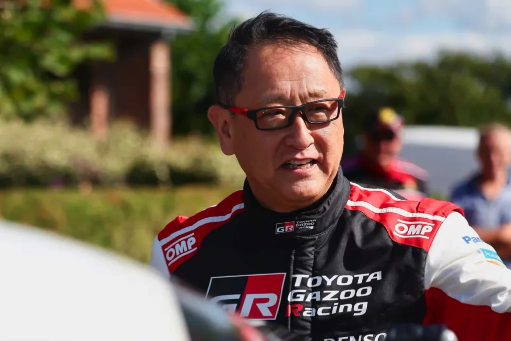 Akio Toyoda, Híbridos > EVs