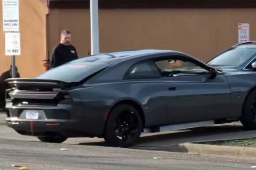 Dodge Charger EV Liftback Espía