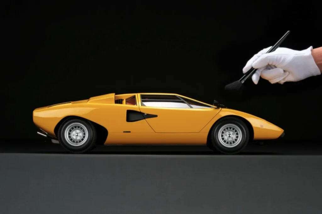 Lamborghini Countach LP400 Escala 1:8 Amalgam