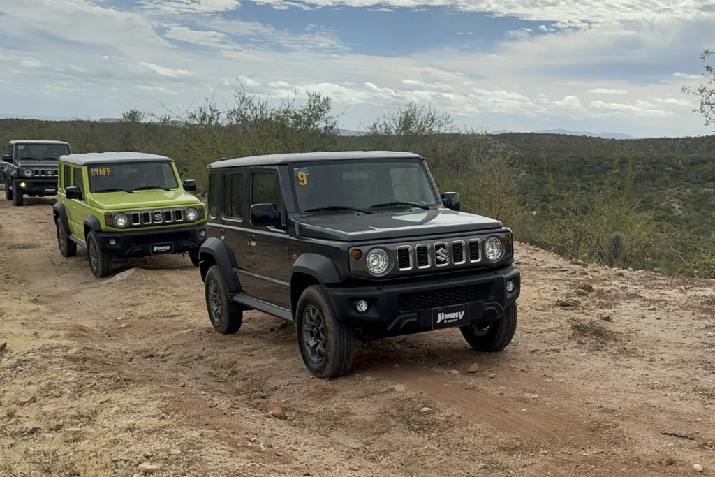 Jimny 5-Door Primer Contacto