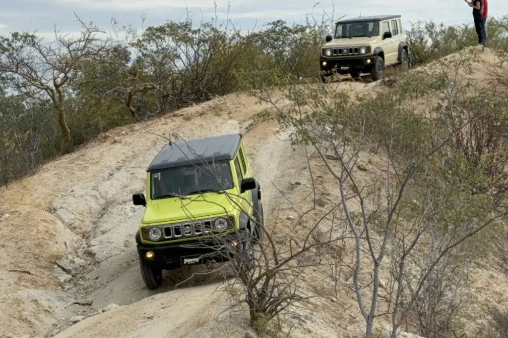 Jimny 5-Door Primer Contacto