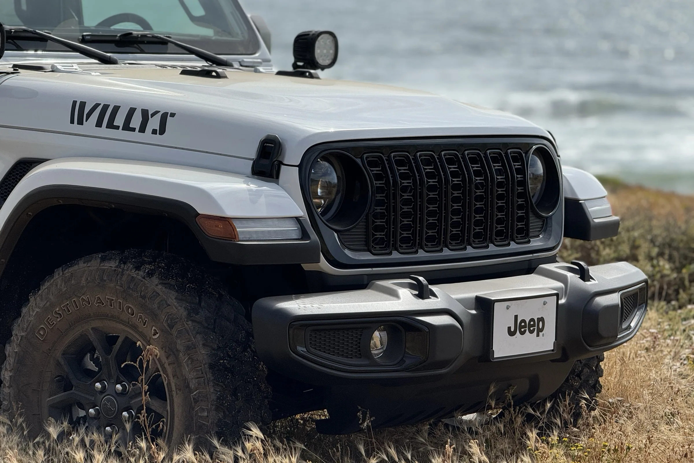 Coche Teledirigido Jamara Jeep Wrangler JL 1:24 Con Licencia Oficial, 9 Km/h Y 1 Hora De Autonomía, Detalles Realistas Y Acabado De Lujo