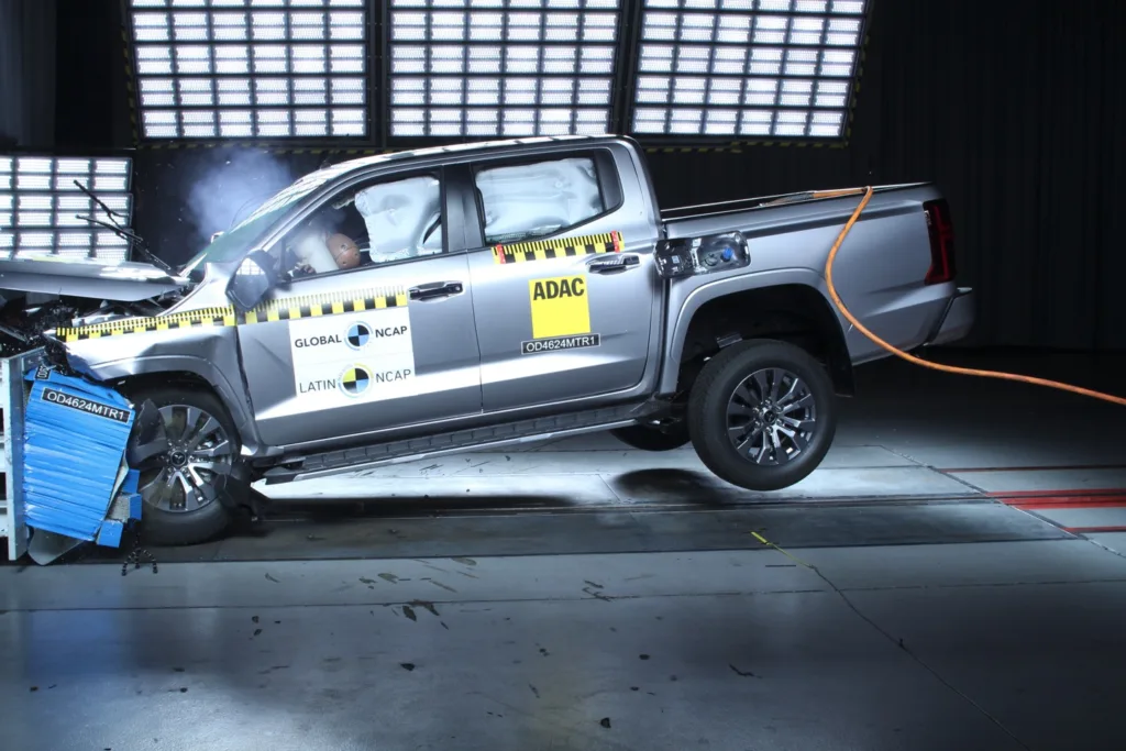 Mitsubishi L200 5 Estrellas Latin NCAP