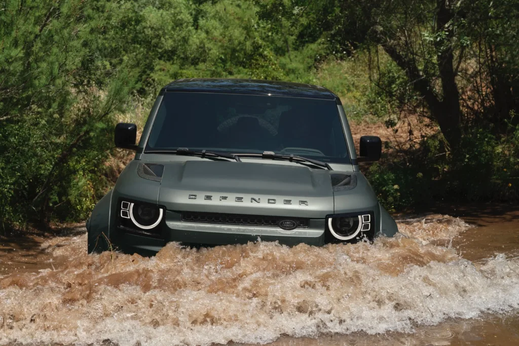 Land Rover Defender OCTA Dakar 2026