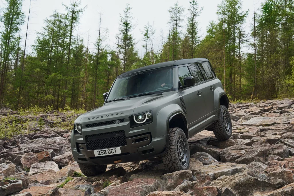 Land Rover Defender OCTA Dakar 2026