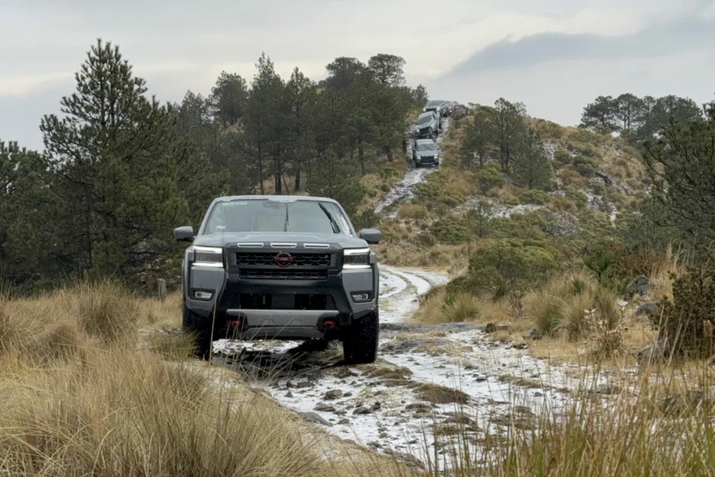 Nissan Frontier V6 PRO-4X Primer Contacto