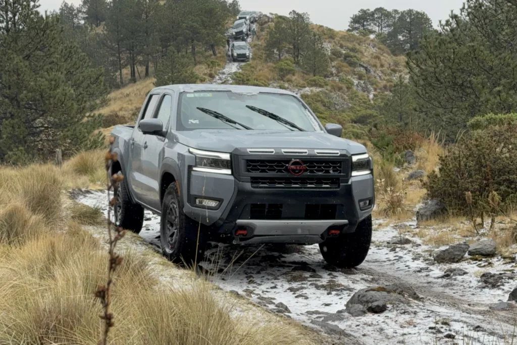 Nissan Frontier V6 PRO-4X Primer Contacto