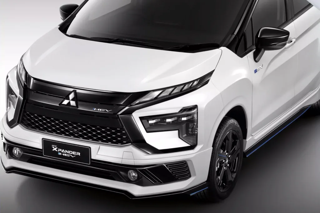 Mitsubishi Xpander Play HEV Tailandia