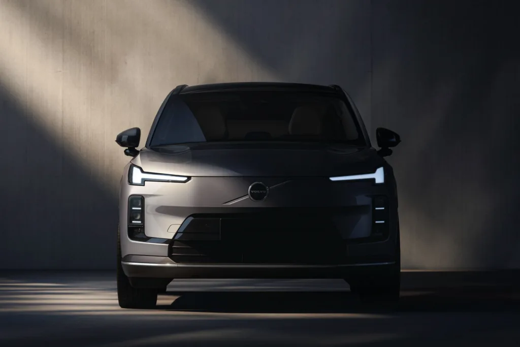 Volvo XC70 Teaser China