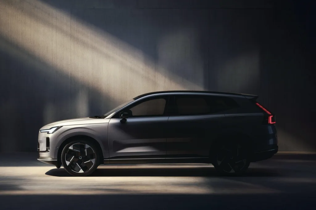 Volvo XC70 Teaser China