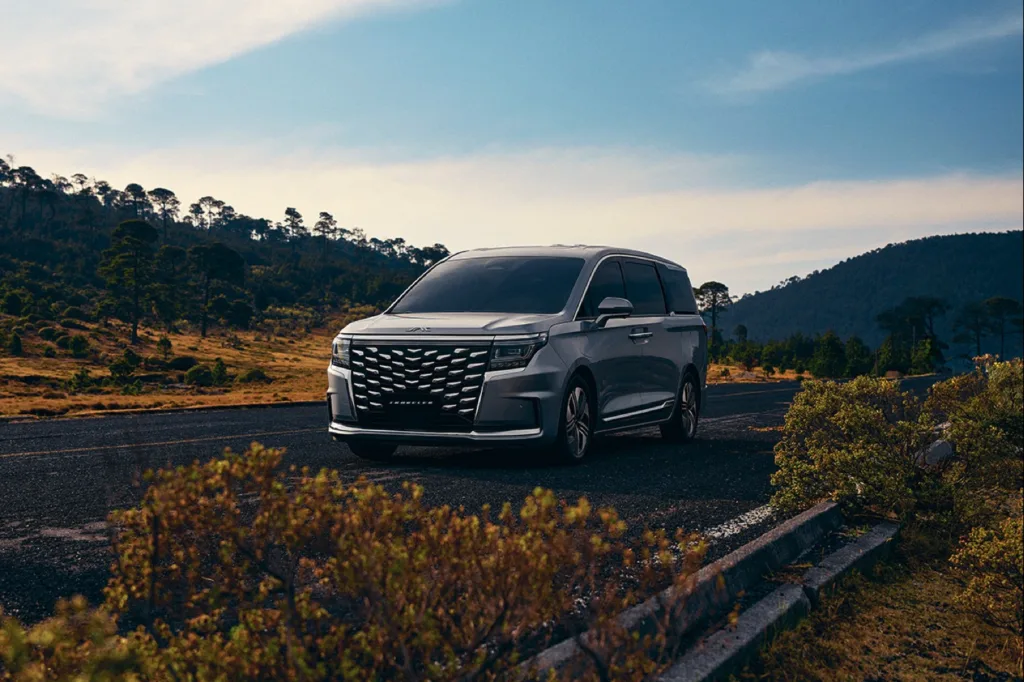 JAC Traveler PHEV 2026