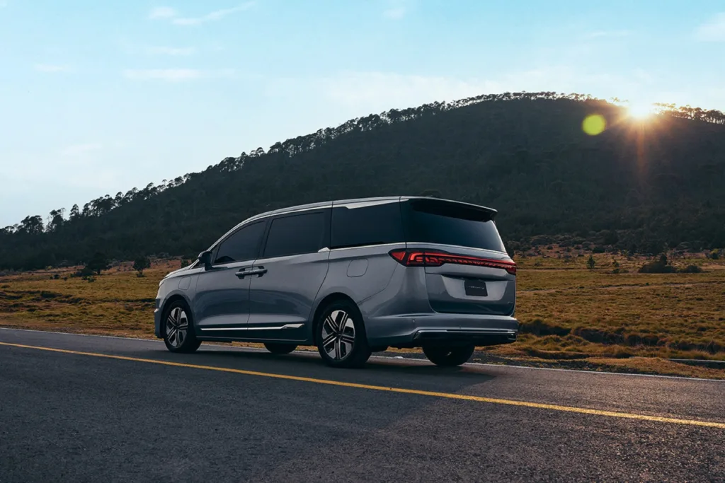 JAC Traveler PHEV 2026