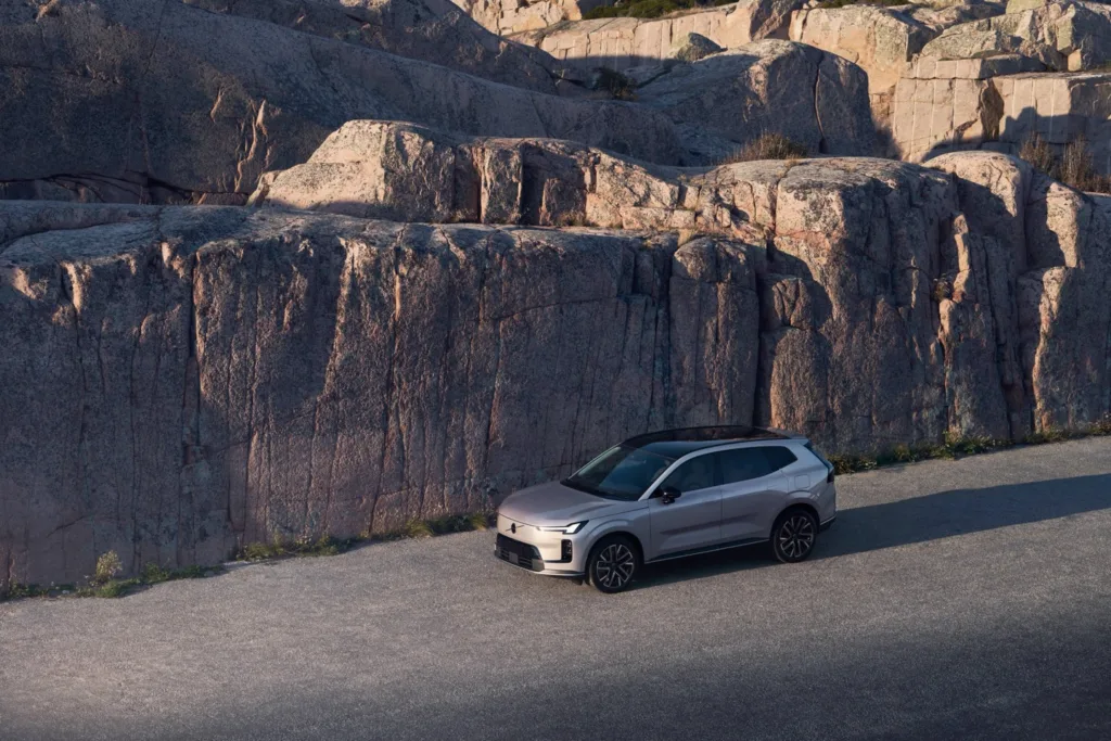 Volvo XC70 PHEV China
