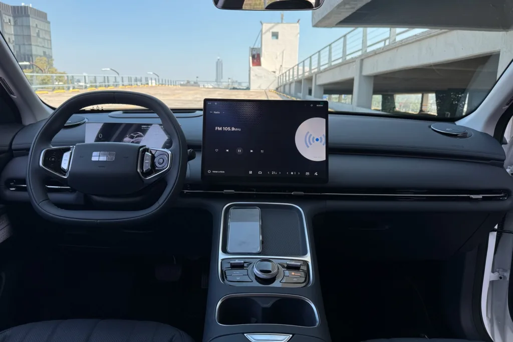 Geely EX5 EM-i Prueba