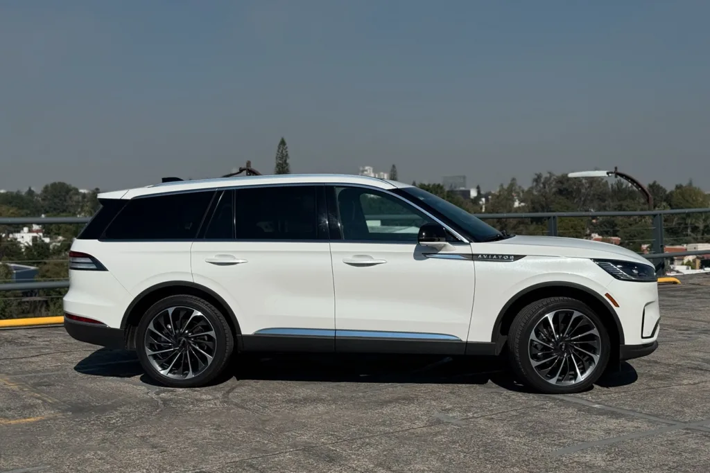 Lincoln Aviator Prueba Largo Plazo 10 Meses