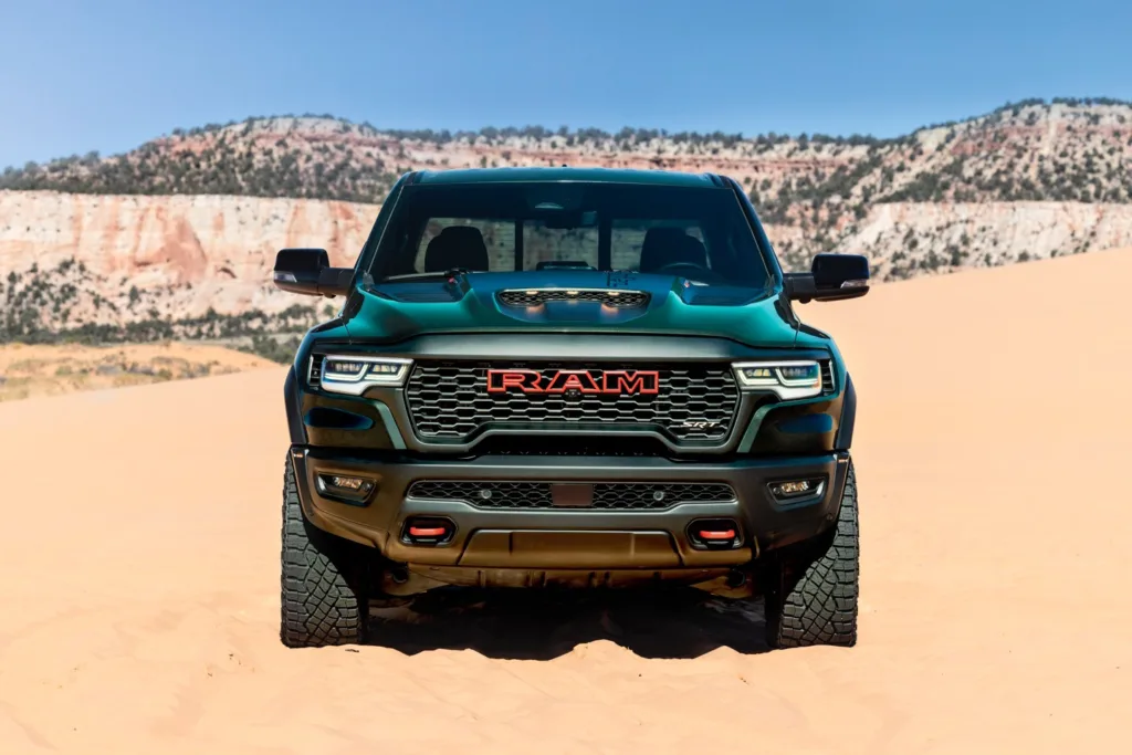 Dodge Ram Unidos, CEO