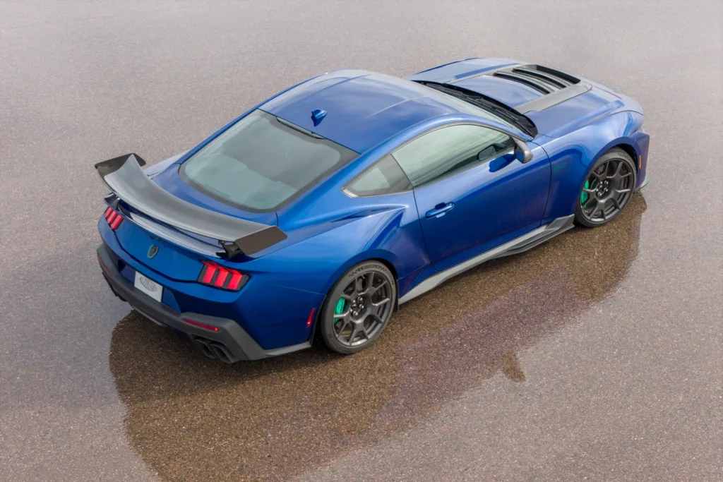 Ford Mustang Dark Horse SC