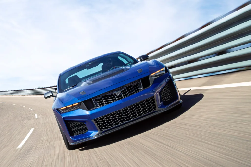 Ford Mustang Dark Horse SC