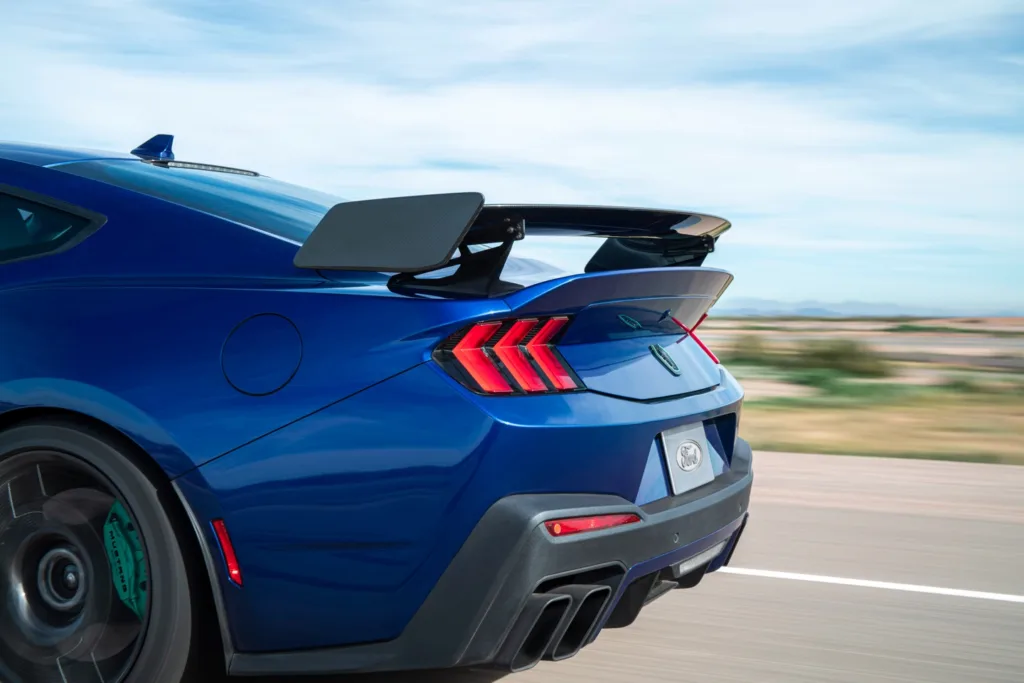 Ford Mustang Dark Horse SC