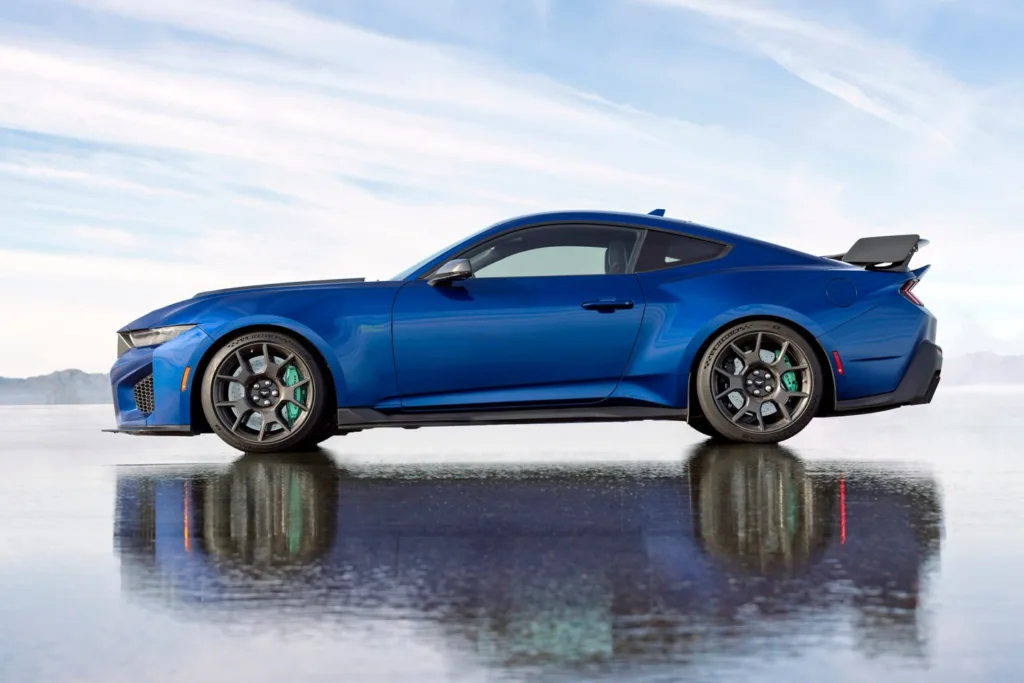 Ford Mustang Dark Horse SC