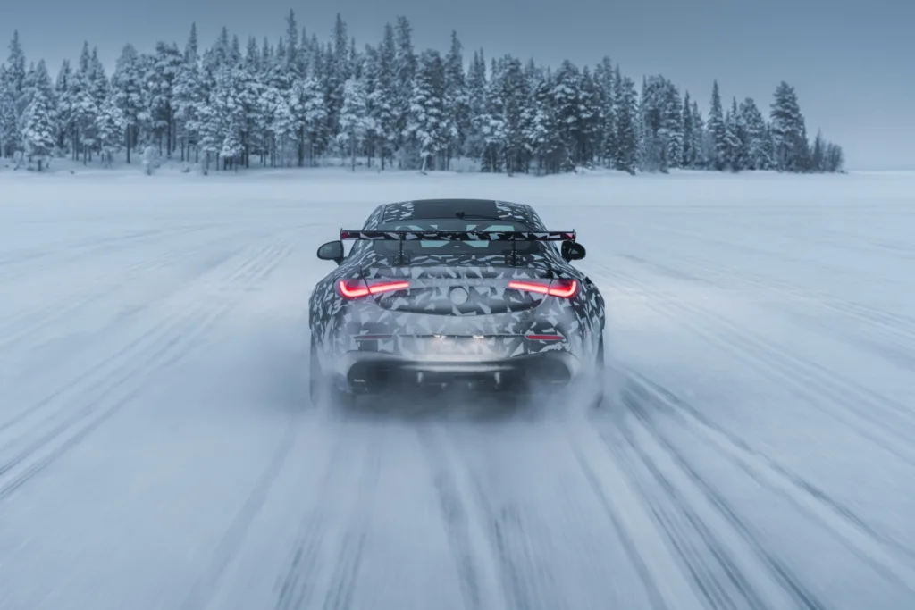 Teaser Mercedes-AMG CLE Mythos V8