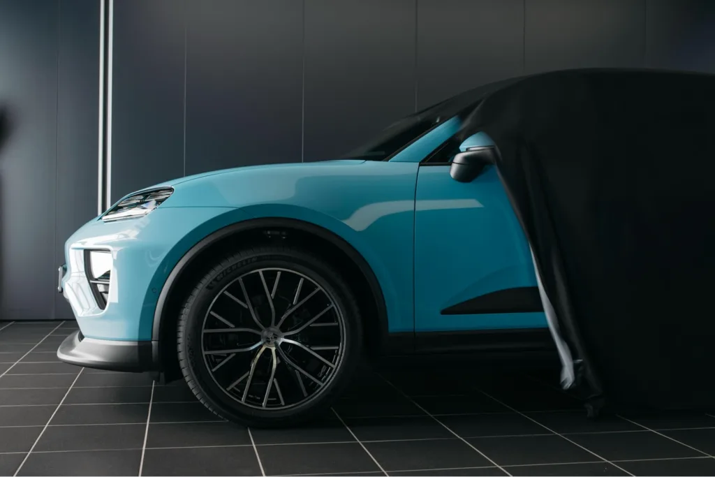 Porsche Macan EV "La Regamos"