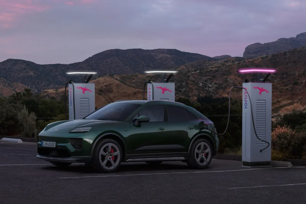 Porsche Macan EV "La Regamos"