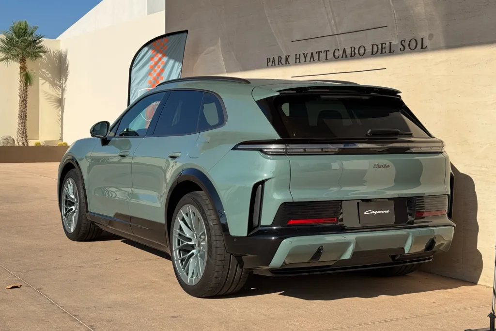 Porsche Cayenne Electric Primer Contacto