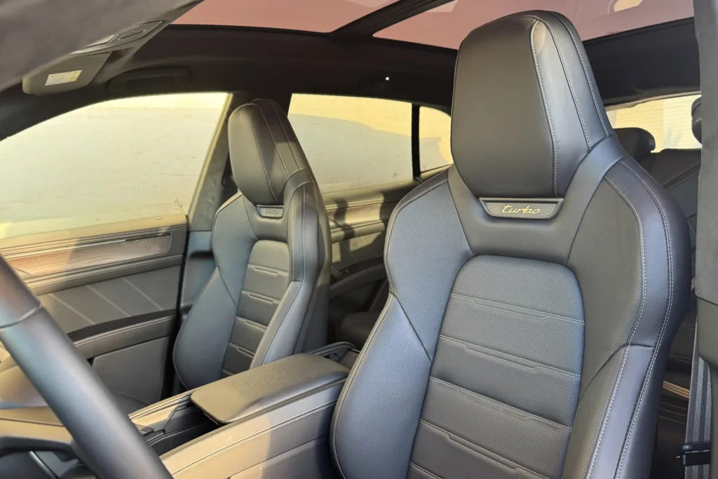 Porsche Cayenne Electric Primer Contacto