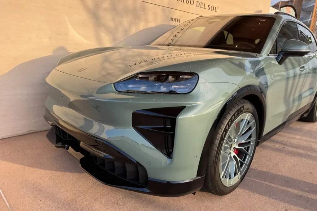 Porsche Cayenne Electric Primer Contacto