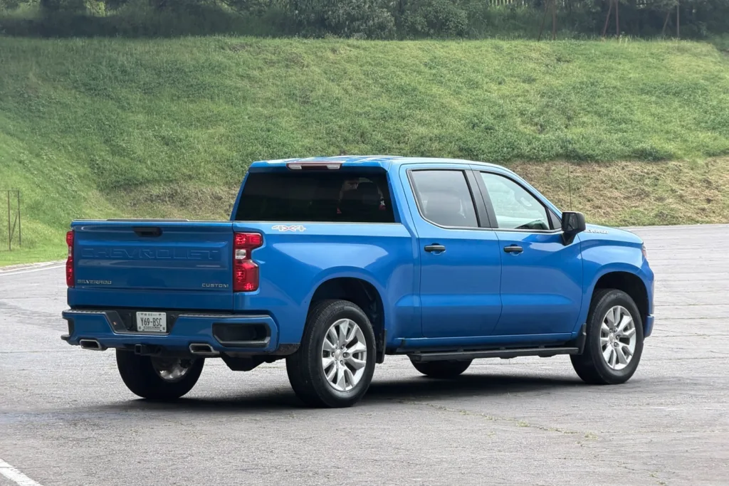 Chevrolet Silverado Custom - Prueba