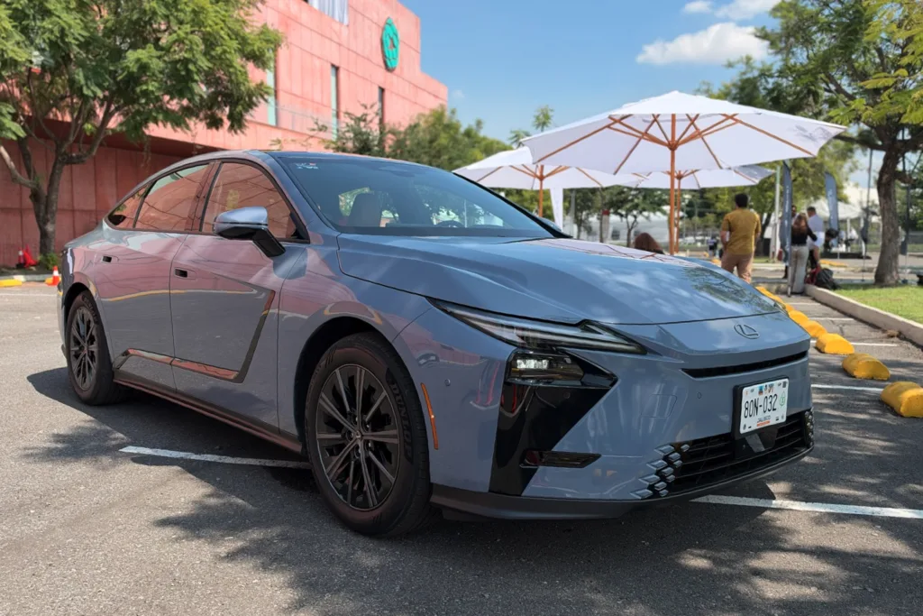 Lexus ES350h 2027 Lanzamiento