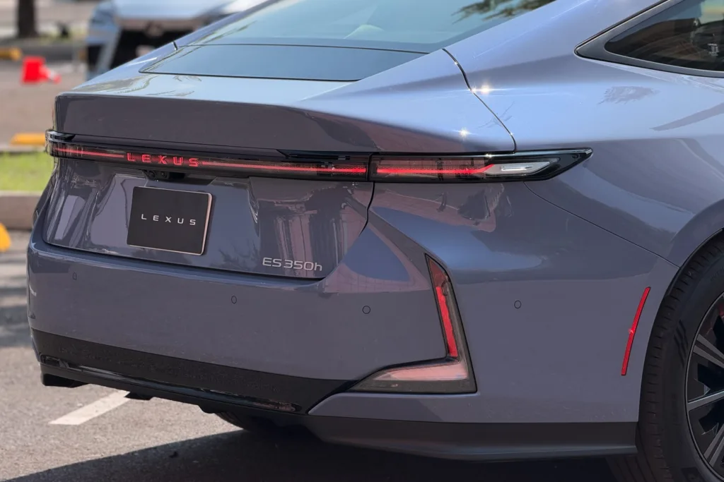 Lexus ES350h 2027 Lanzamiento